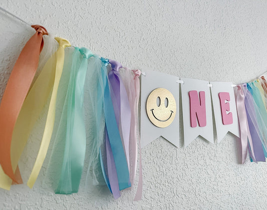 Smiley High Chair Banner – ONE Happy First Birthday Decor